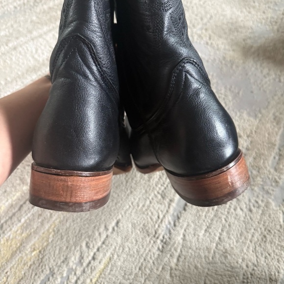 Aguila Real Black Leather Cowboys Boots Western Made in Mexico pointy toe 8